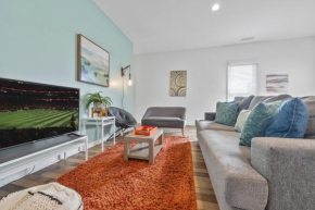 Cozy home with Walk-In Closet, Front Porch & Parking